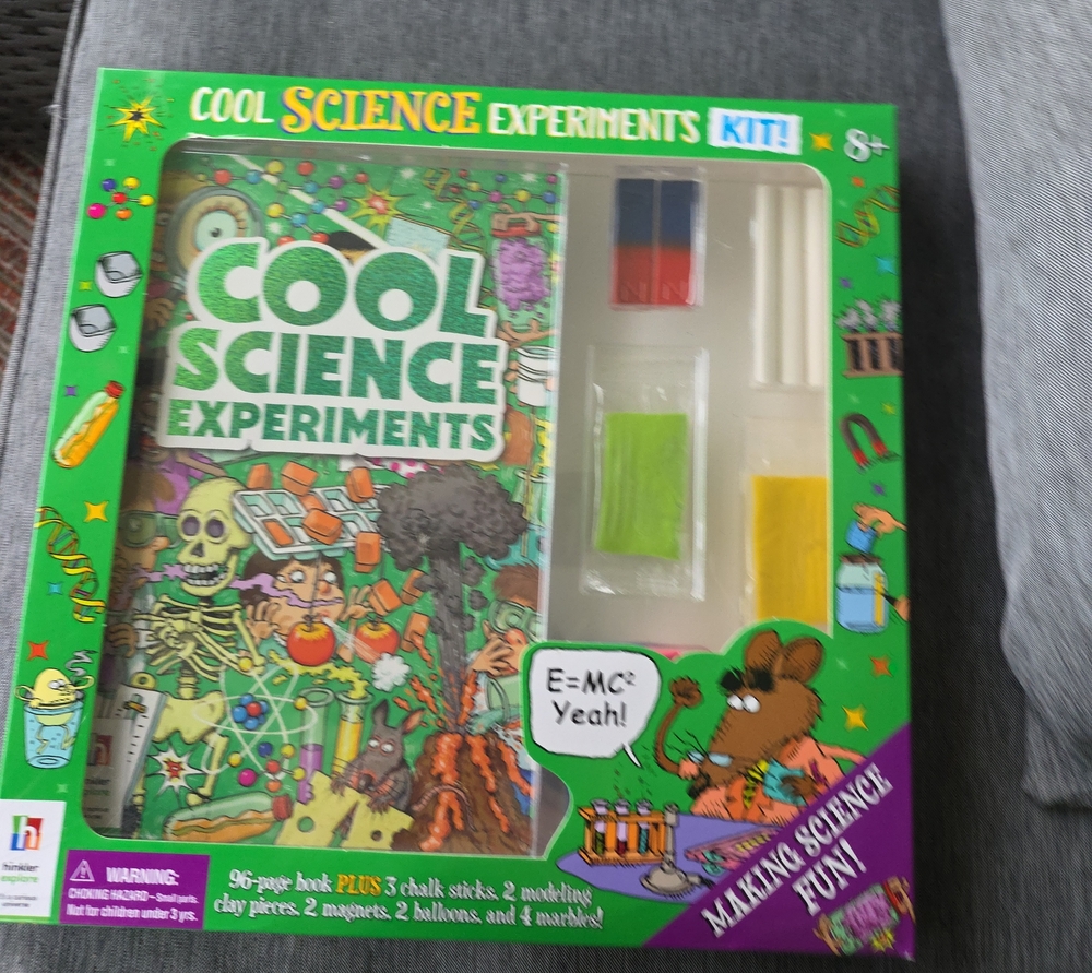 Cool Science Experiments Kit - Green STEM Activity Set by Cool Science